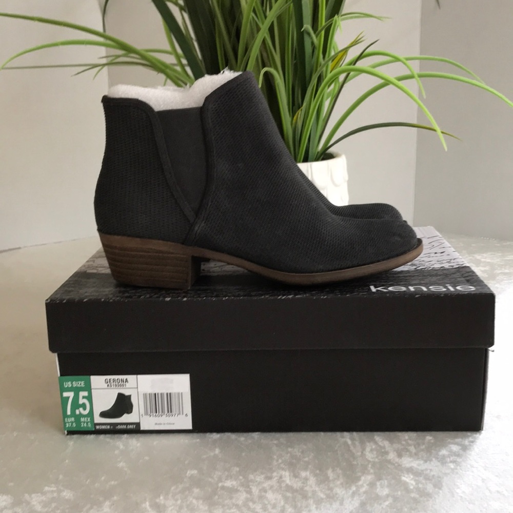 KENSIE DARK GREY BOOTS NWT